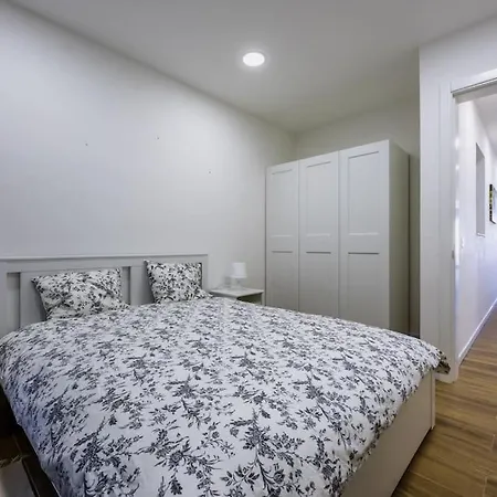 2 Bedroom Apt 11 Lejlighed *