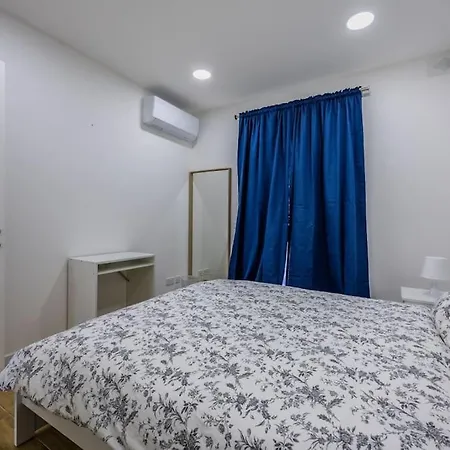 Lejlighed 2 Bedroom Apt 11 *